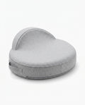 Stillkissen mit ergonomischer Form – entlastet Arme und Schultern beim Füttern – Produktbild 1
