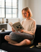 Lesekissen mit Armstütze – für Sofa und Bett beim Lesen, Gamen und Arbeiten – Produktbild 2