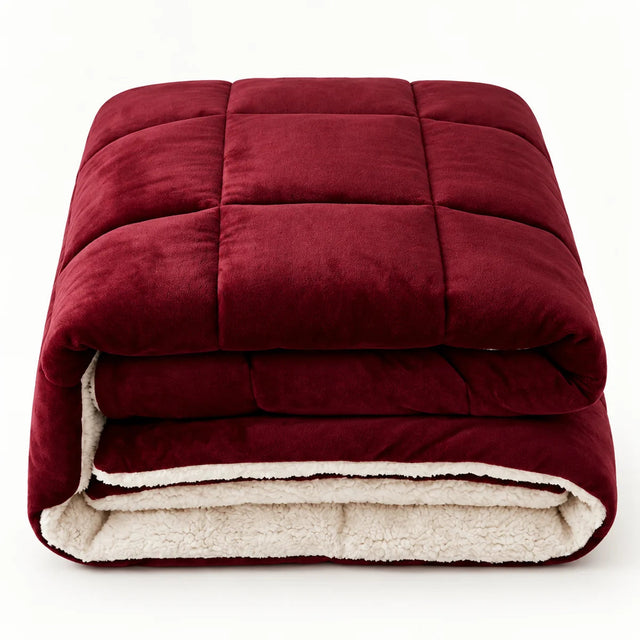 PyreFit Winterdecke in rot – gefaltetes Produkt