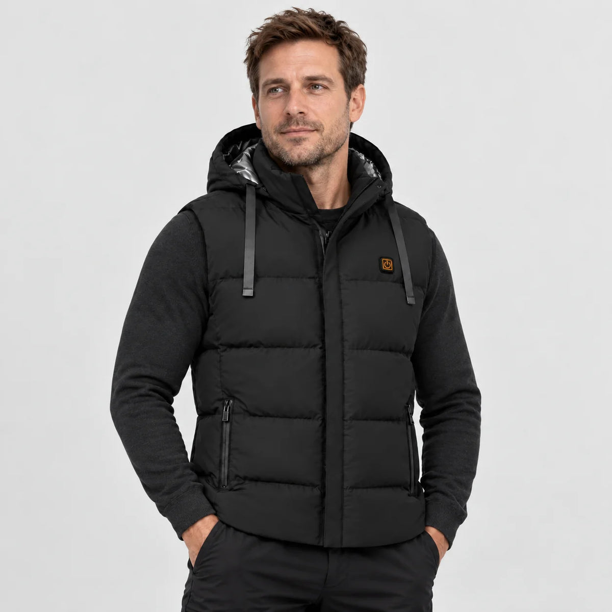 Beheizbare Unisex-Weste mit Kapuze PyreFit Horizonor, getragen, Frontansicht