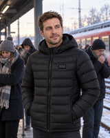 Warm beim Warten am Bahnsteig