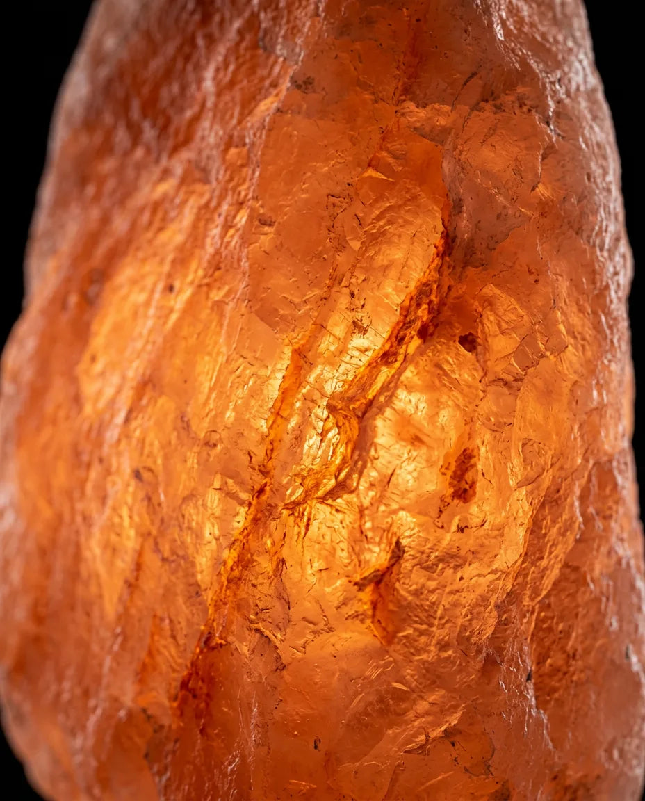 Salzlampe aus Himalaya-Salz – warmes Ambientelicht für Schlafzimmer und Leseecke – Produktbild 4