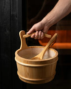 Saunakübel mit Kelle aus Holz – für Aufguss und Wasser in der Heimsauna – Produktbild 10