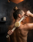 Körperbürste mit weichen Borsten – sanftes Peeling mit langem Griff für den Rücken – Produktbild 2